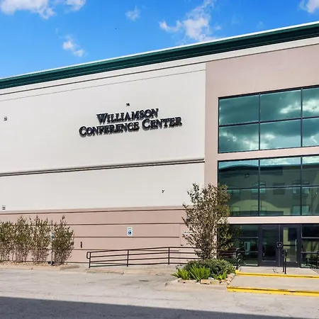 Wingate By Wyndham And Williamson Conference Center