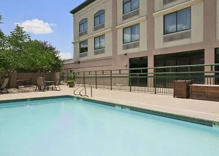 Hotel Wingate By Wyndham And Williamson Conference Center Round Rock