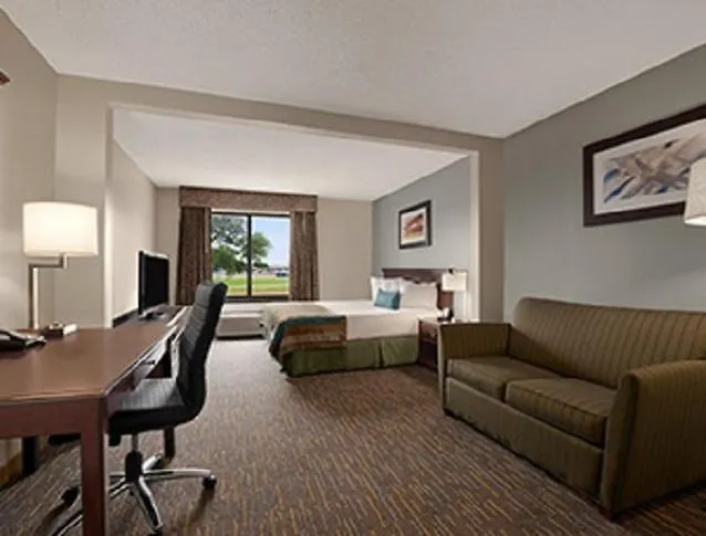 Wingate By Wyndham And Williamson Conference Center Hotel