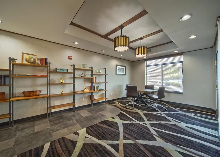 Wingate By Wyndham And Williamson Conference Center