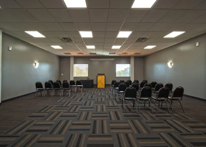 Hotel Wingate By Wyndham And Williamson Conference Center Round Rock