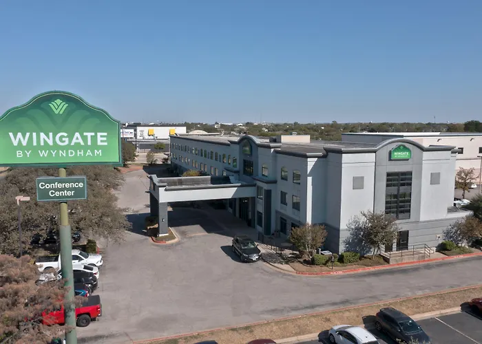 Wingate By Wyndham And Williamson Conference Center 3*