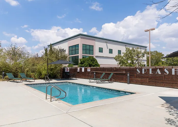 Wingate By Wyndham And Williamson Conference Center 3*
