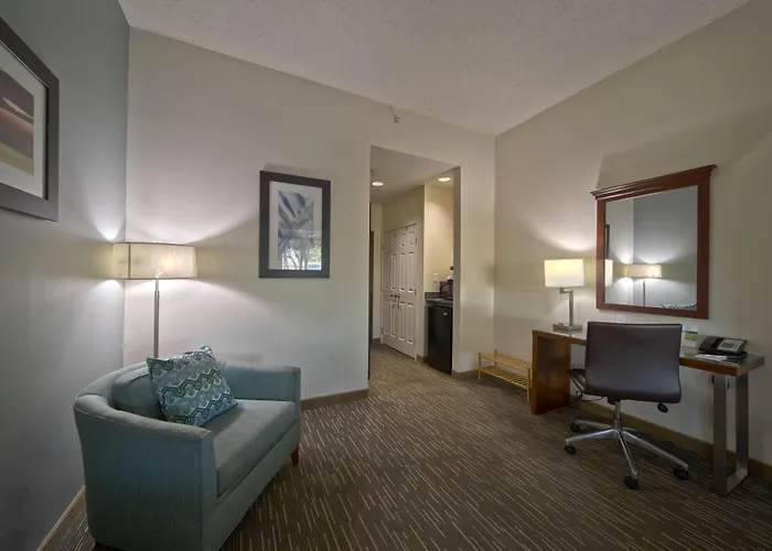 Wingate By Wyndham And Williamson Conference Center