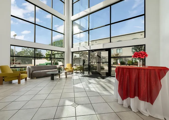 Hotel Wingate By Wyndham And Williamson Conference Center