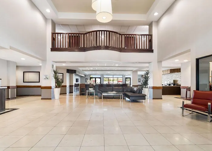 Wingate By Wyndham And Williamson Conference Center Hotel 3*