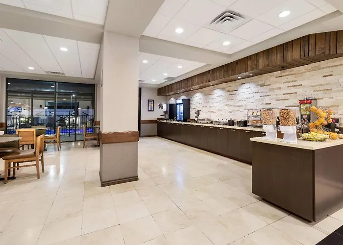 Wingate By Wyndham And Williamson Conference Center Hotel