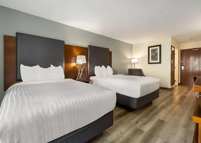 Wingate By Wyndham And Williamson Conference Center Hotel 3*