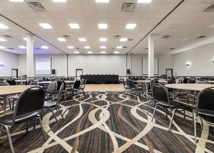 Wingate By Wyndham And Williamson Conference Center