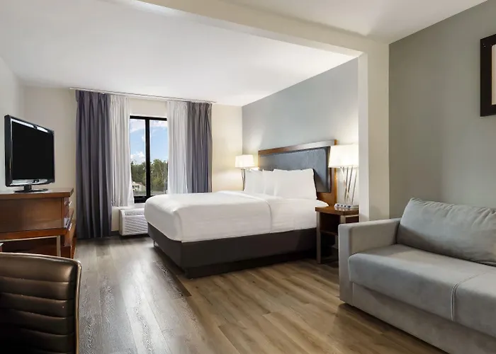 Wingate By Wyndham And Williamson Conference Center Hotel 3*