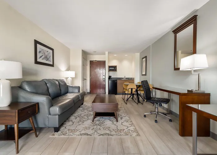 Hotel Wingate By Wyndham And Williamson Conference Center Round Rock